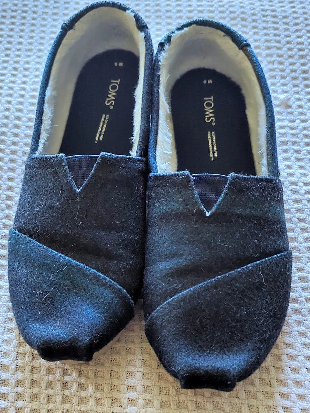 TOMS Alpargata Navy Ombre Faux Fur US 9 Like New